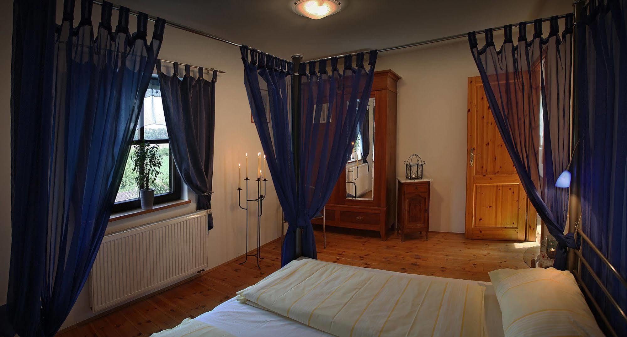 Worners Schloss Weingut & Wellness-Hotel Prichsenstadt Exterior foto