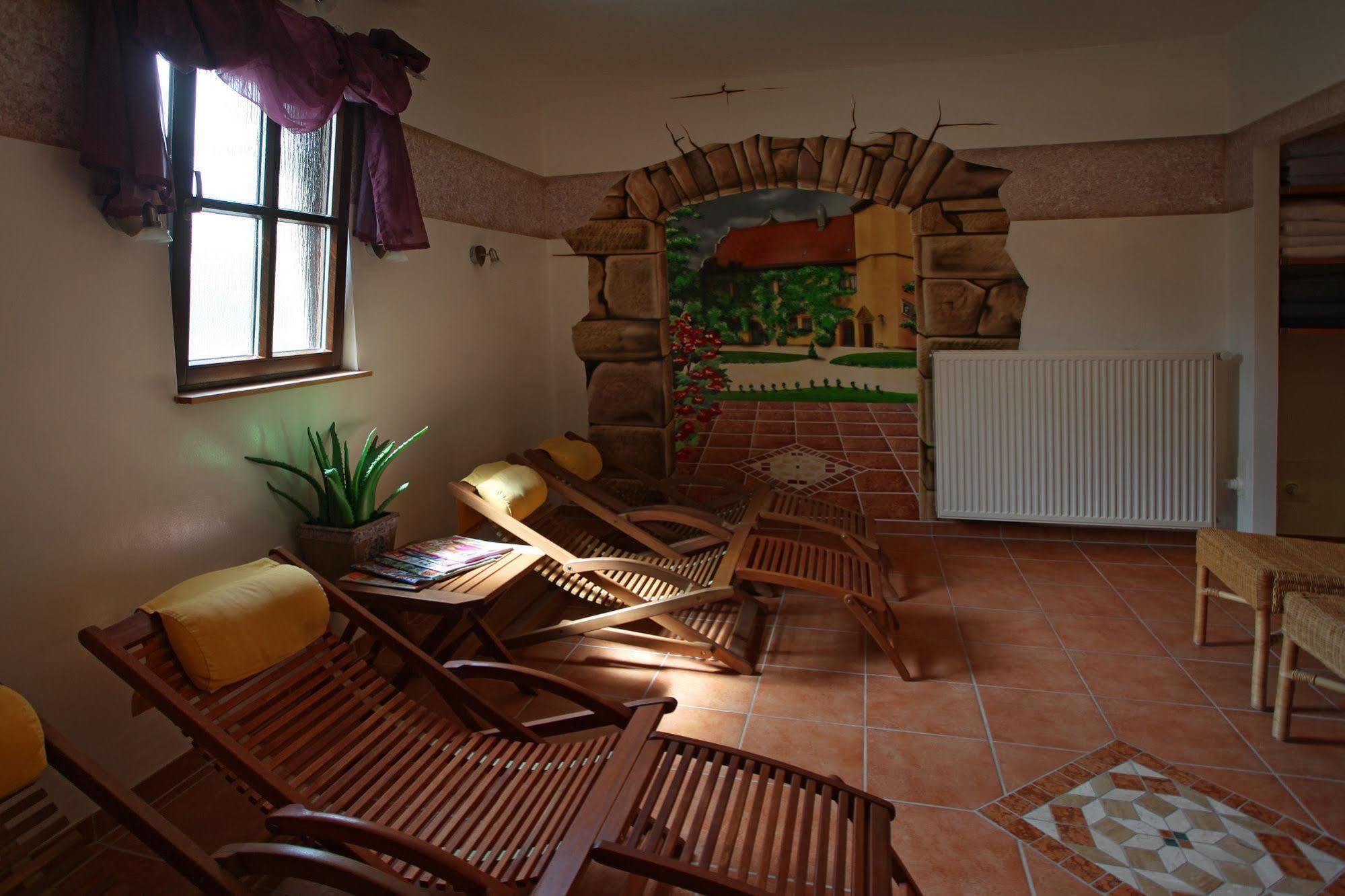 Worners Schloss Weingut & Wellness-Hotel Prichsenstadt Exterior foto